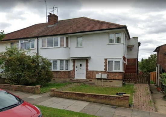 Impressive 2-Bed Ground Floor Maisonette Available to Rent in South Harrow  0