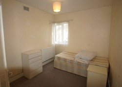 Impressive 2-Bed Ground Floor Maisonette Available to Rent in South Harrow thumb-53486
