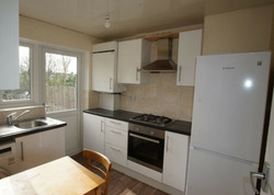 Impressive 2-Bed Ground Floor Maisonette Available to Rent in South Harrow thumb-53488