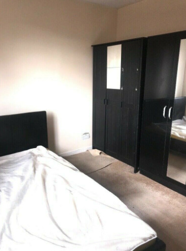 Lovely double room to Rent. Two Week Deposit  0