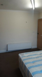 Minehead £500 Medium Double Room Including All Bills in Minehead Road South Harrow thumb-53535