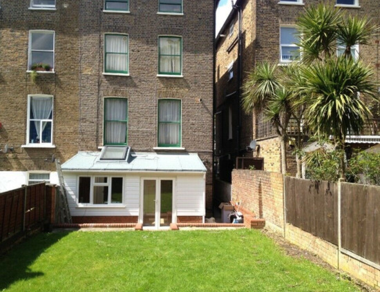 FR6-Spacious Quiet One Bed Flat  8