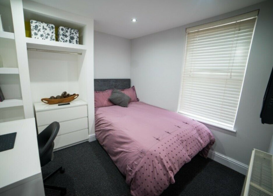 House / Rooms to Rent in Kensington Fields  1