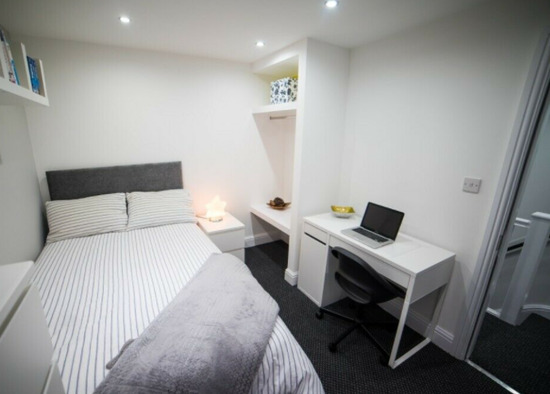 House / Rooms to Rent in Kensington Fields  2