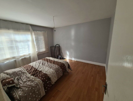 Large 4 Bedroom House in Brent Cross  0