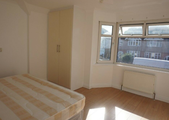 Impressive One Bedroom Flat Available to Rent  1