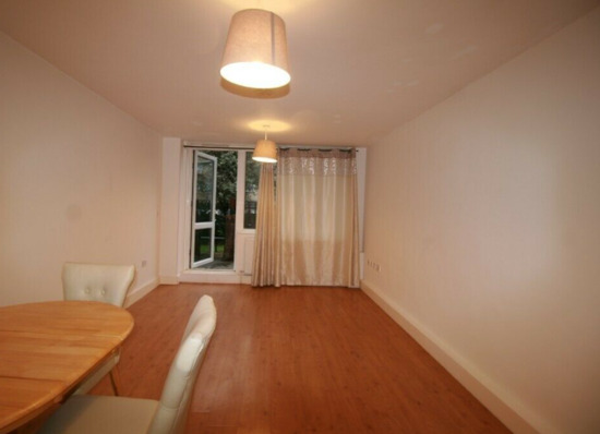 Impressive 4 Bedrooms Flat to Rent in Downfield Close  5