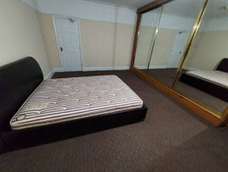 Spacious Double-Room to Rent in a Shared House in Great West Road thumb-53674