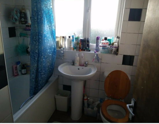 Large Double Room in Queensbury Fully Furnished and Refurbished  7