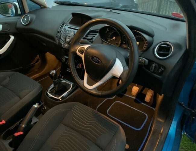 2016 Ford Fiesta 5dr  5
