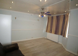 A Lovely Brighton Newly Refurbished 5 bedroom Terraced House Available to Rent in Harrow HA3 thumb 3