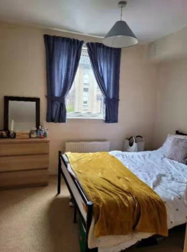 A Lovely Two Bedroom with Two Bathroom Flat to Rent in New Town  5
