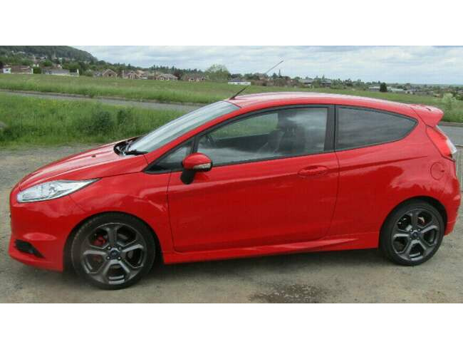 2015 Ford Fiesta ST-2 in Race Red 67500 Miles Completely Standard with ST Style Pack  0
