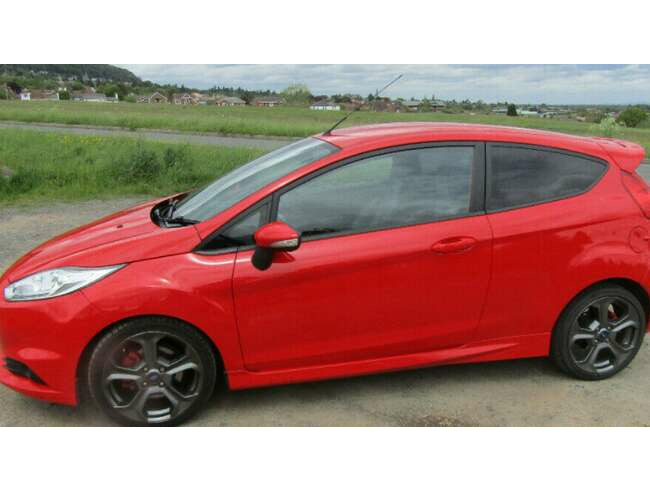 2015 Ford Fiesta ST-2 in Race Red 67500 Miles Completely Standard with ST Style Pack  3