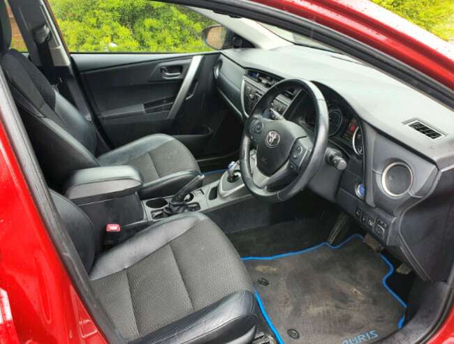 2013 Toyota Auris 1.8 VVT Hybrid  6