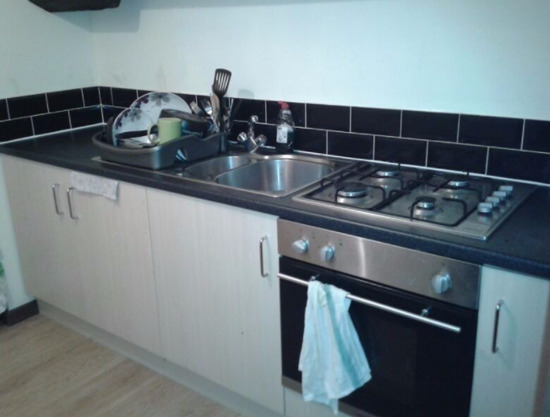Lovely Double Room to Rent on Tong Road, Leeds LS12  1