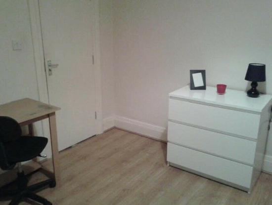 Lovely Double Room to Rent on Tong Road, Leeds LS12  2