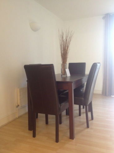 1 Bed Flat Available in Canary Wharf  5