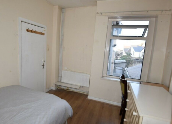 Large Double Room Available to Rent on City Road!  3