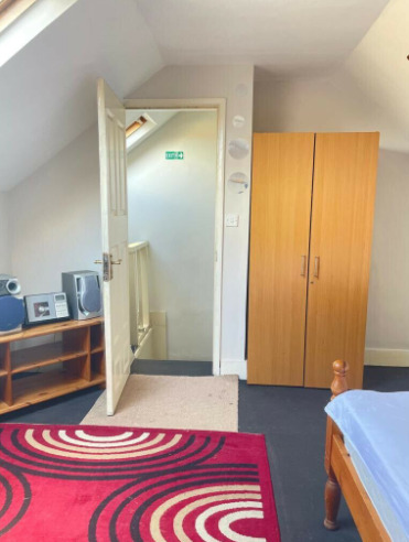 Double Room to Rent in E12  0