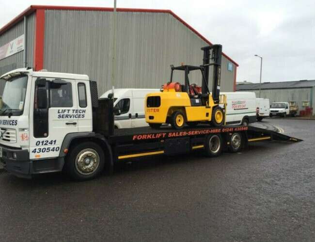 2005 Volvo FL6 Recovery Truck with Beavertail and Win  2