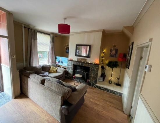 2 Bed House in Sought After Cul-de-Sac - Hopwood Heywood  1