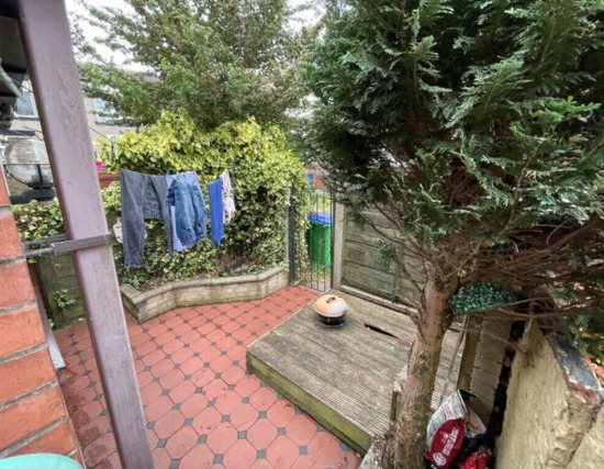 2 Bed House in Sought After Cul-de-Sac - Hopwood Heywood  8