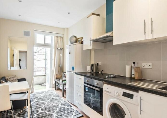 A Lovely 1 Double Bedroom Flat with Roof Terrace to Rent in Chelsea, SW3  4