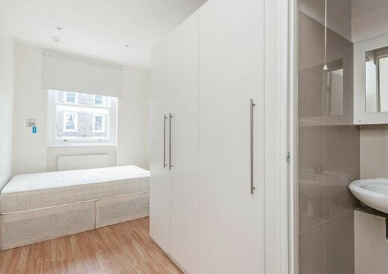 A Well Presented 1 Bed Flat to Rent in Chelsea, SW3  2