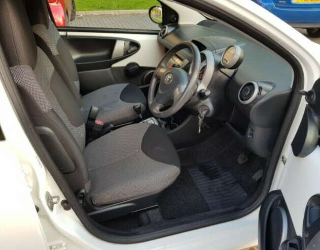 2014 Toyota Aygo Automatic 1.0 Petrol thumb 10
