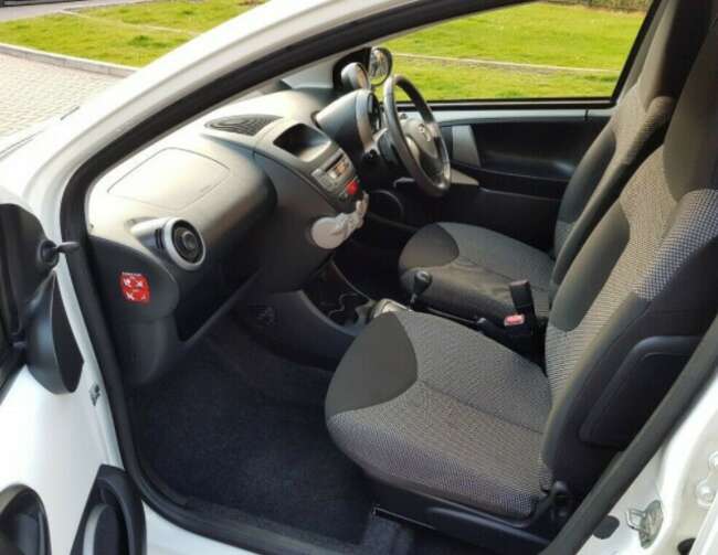 2014 Toyota Aygo Automatic 1.0 Petrol thumb 12