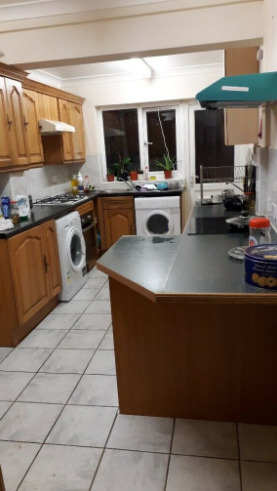 Large Double Room £650 Per Month South Harrow  1