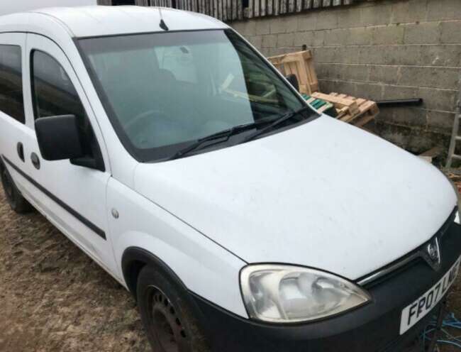 2007 Vauxhall Combo Spares or Repair thumb 2