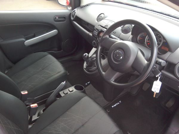  2014 Mazda 2 1.3 SE  7