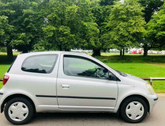 2001 Toyota Yaris Automatic - 12 Month Mot Ideal First Car  7