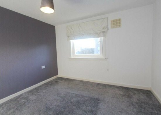 1 Bedroom First Floor Flat, Bright & Spacious - Northfield Drive  2