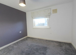 1 Bedroom First Floor Flat, Bright & Spacious - Northfield Drive thumb 3