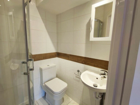 Ensuite Double Room To Let | Stepney Green, London E1  1