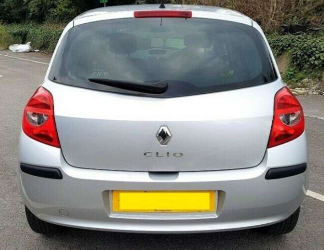2009 Renault Clio 1.5 Dci £30 Tax Full Service History 5dr  8
