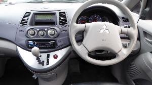  2006 Mitsubishi Grandis 2.4 thumb 4