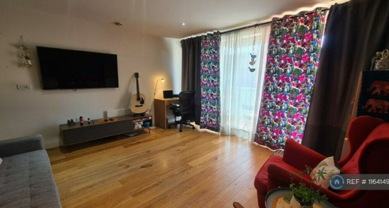 2 Bedroom Flat in Westholme Garden, Ruislip Manor, Hillingdon, HA4  3