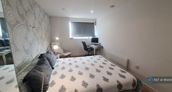 2 Bedroom Flat in Westholme Garden, Ruislip Manor, Hillingdon, HA4  8