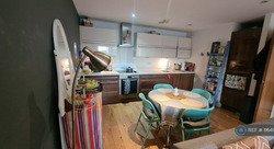 2 Bedroom Flat in Westholme Garden, Ruislip Manor, Hillingdon, HA4 thumb 5