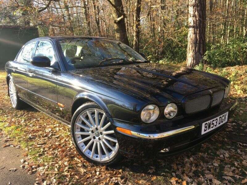  2004 Jaguar XJR V8 R  0