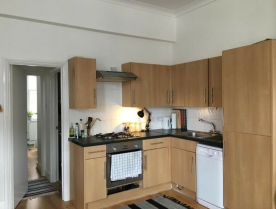 Stunning Very Large 1/2 Bedroom Flat - within 5 Minutes Walk to (Zone 2) Fulham Broadway Station  2