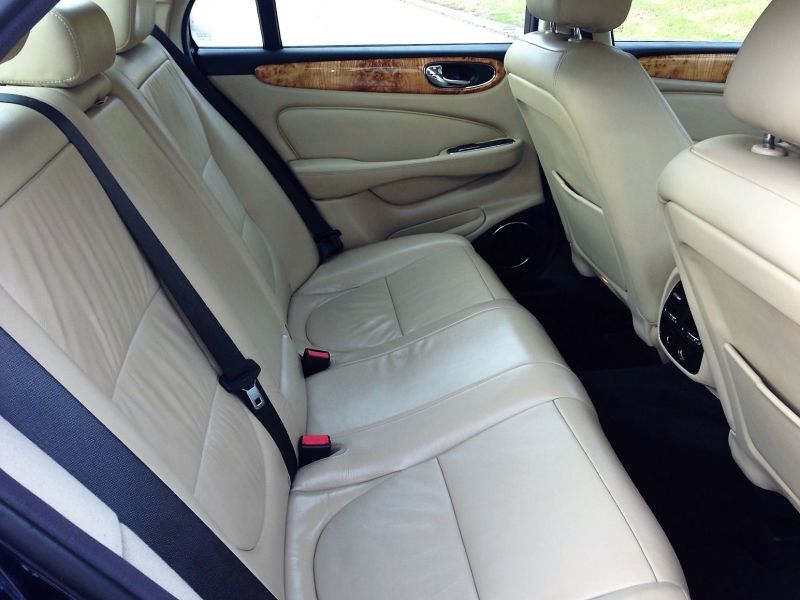  2008 Jaguar XJ Executive 2.7 V6  8