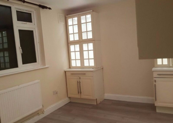 3 Bedroom House Newly Refurbished Available to Rent in Alperton / Hangerlane  5