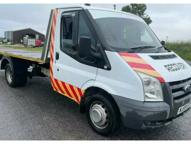 2009 Ford Transit Recovery Truck  1
