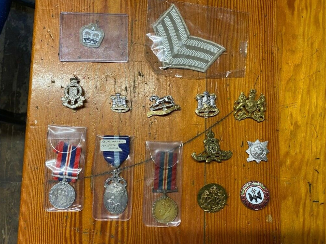 Job Lot Of Military Badges, Brooches Etc  3