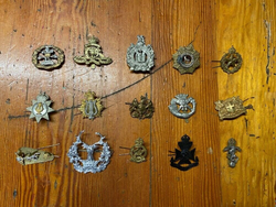 Job Lot Of Military Badges, Brooches Etc thumb-628